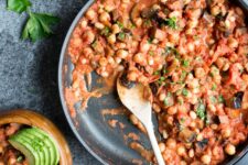A 10 minute creamy vegan bean casserole, perfect to have on hand when you want a quick, easy dinner! Give this flavour packed dish a try one night this week for a great hearty, healthy and completely vegan meal!