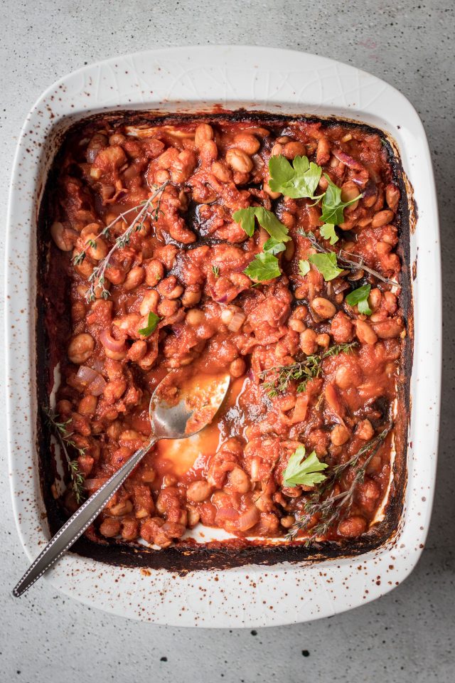 Homemade Oven Roasted Baked Beans, a luxurious breakfast recipe that's super easy to prepare at home!